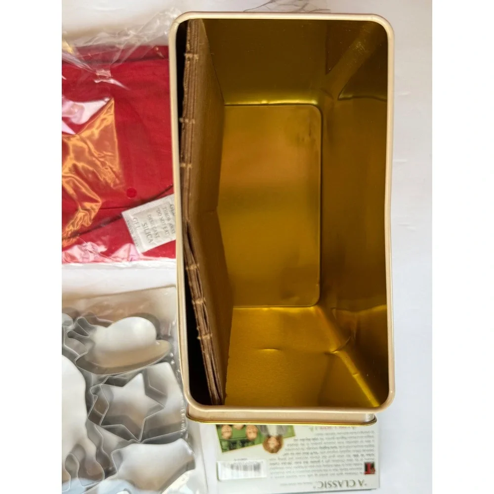 A Christmas Story 25th‎ Anniversary Collector Tin Set DVD Apron Cutters Book